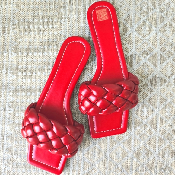 Red chunky Woven Slip on Sandals | size 8.5 | slide on - Picture 1 of 6